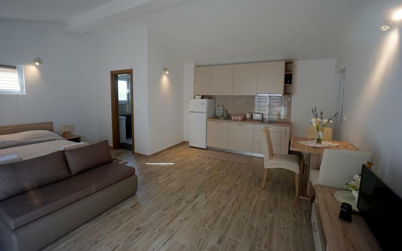 Apartments Sanja Jezera Exterior photo